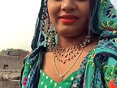 Cute selfies of beautiful girl.mp4