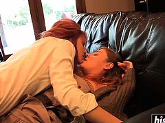 Sexy lesbians pleasure each other's cunts