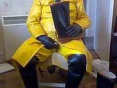 Yellow oilskin wank.