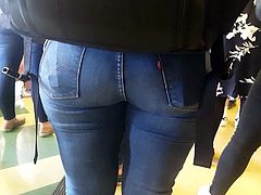 Candid pawg ass in jeans 3
