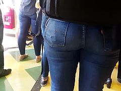 Candid pawg ass in jeans 3
