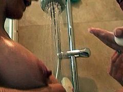 http://img3.xxxcdn.net/0p/xg/jz_lesbian_shower.jpg