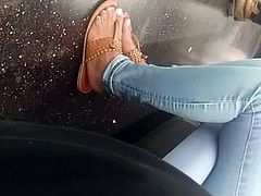 Candid Latina feet and soles.