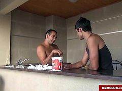 Horny Str8 Dude Serviced