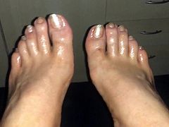 Oiled glittery Feet