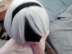 Femdroid cosplayer sucks and swallows