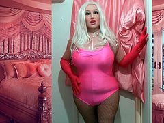 Bimbo doll in pink 2