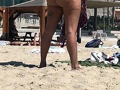 Beach spy- amazing cameltoe and thing big ass teen