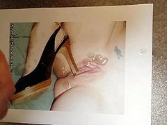 cum tribute over carolcox  - shoe and pussy