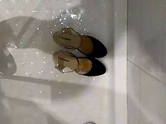 PISSING SHOES27