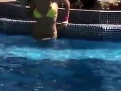 Realy hot blonde in bikini at the pool