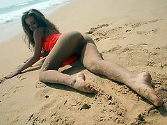 Gorgeous russian amateur hottie dancing and showing her wet tigh pussy on the beach