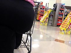 Sexy big booty pawg gilf from a wile back booty got bigger