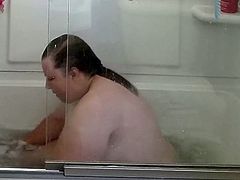 Fat Chrissy rub's one off in the bath tub again