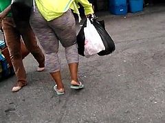 Huge Donk BBW Ebony in colored leggings