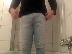 amateur guy pisses in his jeans