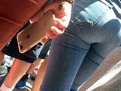 teen in tight jeans 36