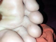 Cumming on her dirty dreamin feet