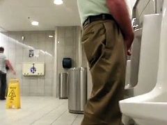 Layover piss