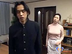 Man wants to fuck of his Japanese milf