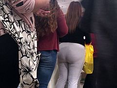Big Latina Ass in Leggings