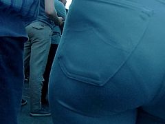 Juicy ass mature milfs in tight pants