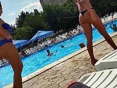 Spy pool two girls sexy ass bikini romanian