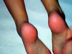 Cum on girlfriend's soles