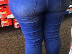 Phat Latina Milf Ass in blue Jeans