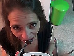 Regiane eats a chocolate ball cream with cum