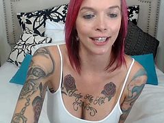 Anna Bell Peaks Web Cam Model with Huge Tits Playing with Audience - redxcams.com