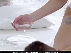 RELAXXXED - Sultry Russian masseuse Erika Belluci gets drenched in oil and fucks