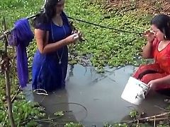 Bangladeshi sexi girl open bath in a ponds