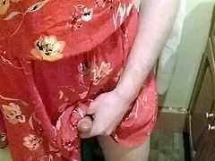 A quickie of me playing with my sissy cock!!