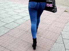 Candid tight booty jeans Part 1