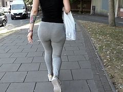 Phat juicy ass cheeks eatin up thin vpl leggings