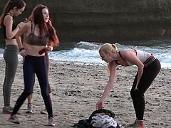 Hot teens in skinny leggings on the beach (candid notOC)