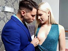 18 Videoz - Nikki Hill - Hot blonde is great at fucking