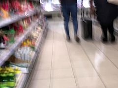 Latvian vacations - Ass in the supermarket