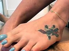 Footjob With Stinky Feet - Goddess Grazi - Brazilian