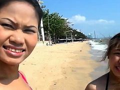 Sex-starved thai girl gives her excited slit to a stranger
