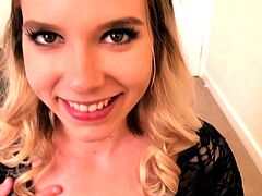 amateur blonde solo webcam