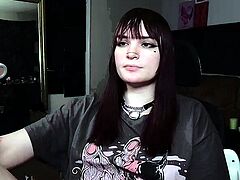 Sexy hottie Anetta Keys enjoys a solo toy masturbation